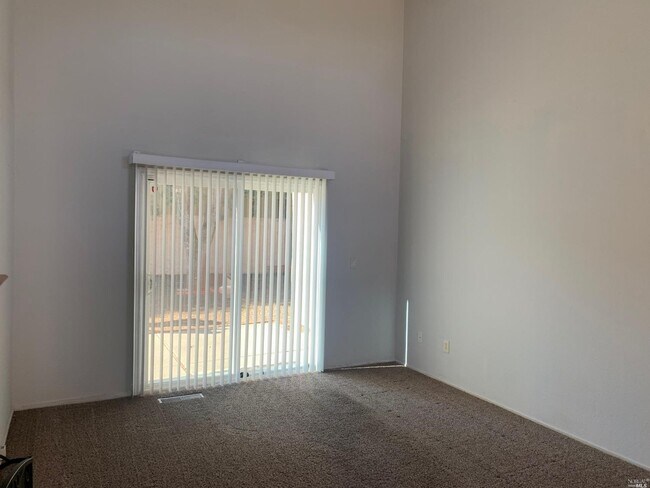 Building Photo - 1140 Hartford Pl