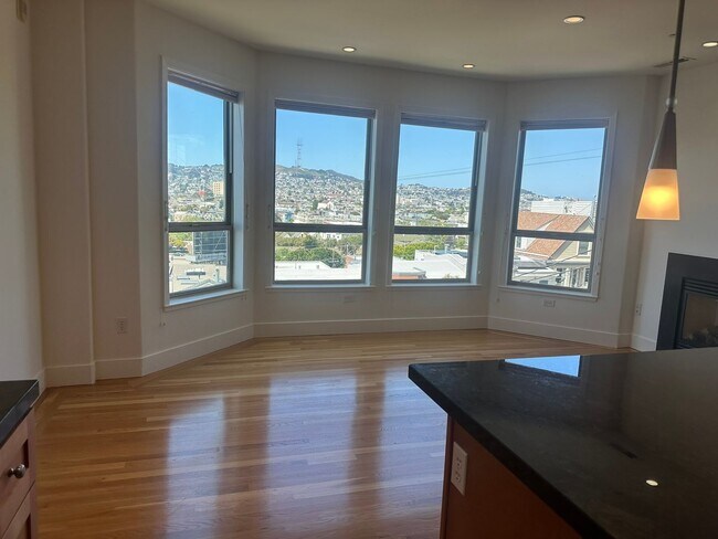 Foto del edificio - Potrero Hill Condo with Panoramic Views