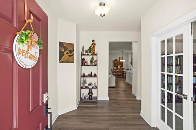 Foto del edificio - 8209 Warbler Wy