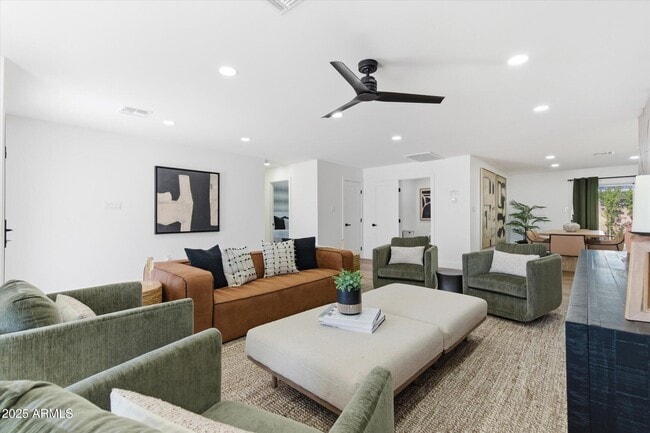 Foto del edificio - 6712 E Pershing Ave