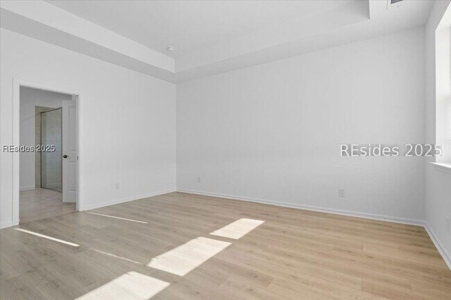 Building Photo - 921 Tropics Ave