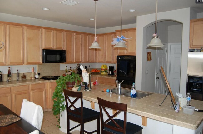 Foto del edificio - Breathtaking 4/2.5 Rancho/Anatola w/TONS O...