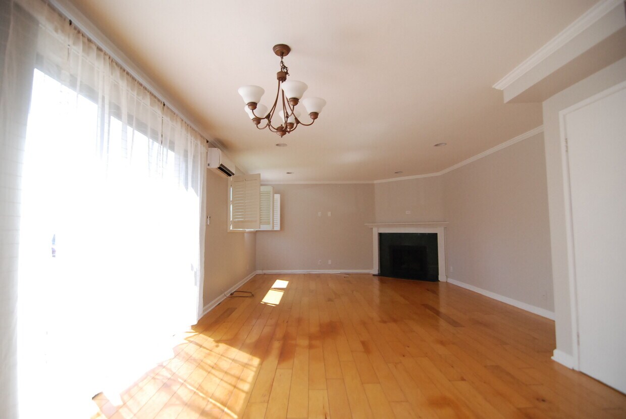 Primary Photo - 4125 Inglewood Blvd