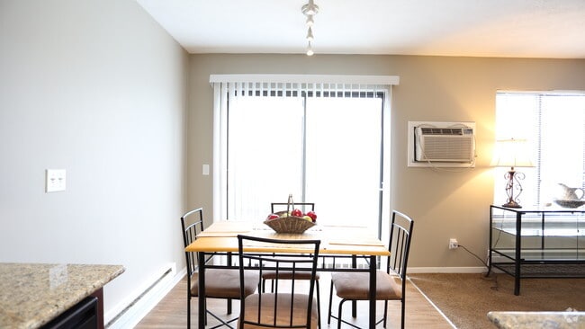 Dining Area - Wyndham Ridge Townhomes