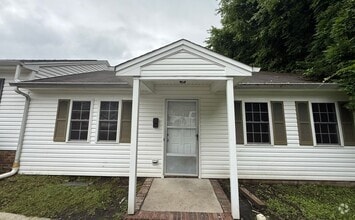 Building Photo - 664 Lakeside Ave