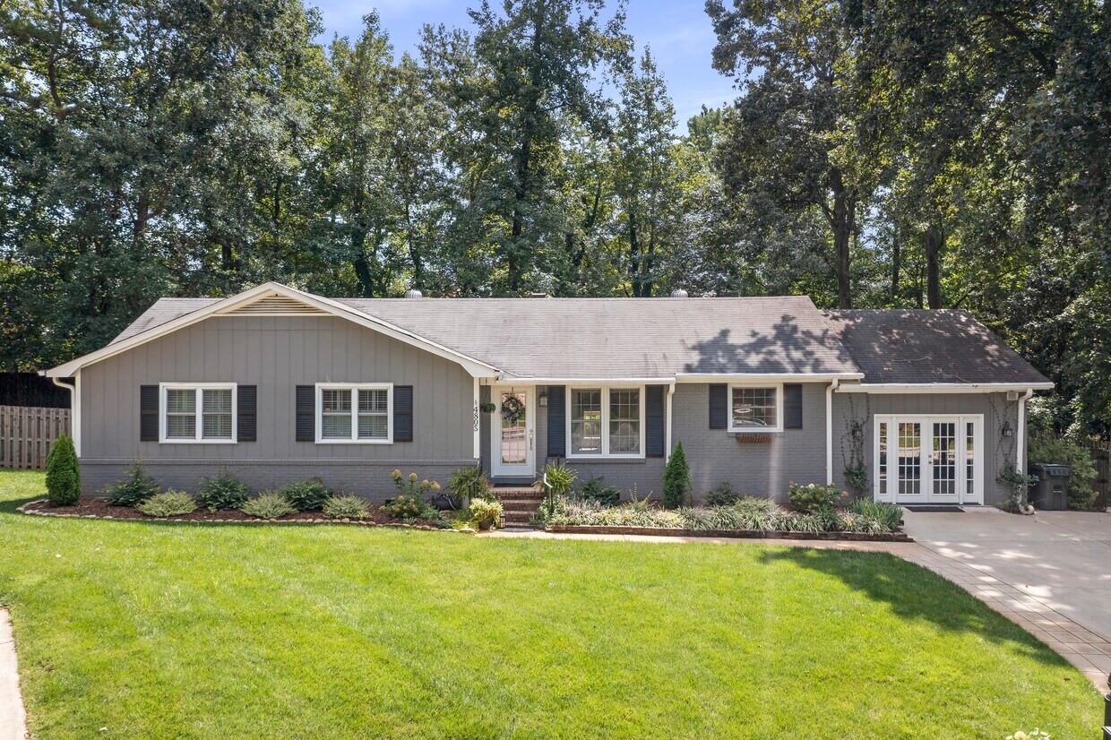 4805 Appletree Ct, Greenville, SC 29615 House Rental in Greenville