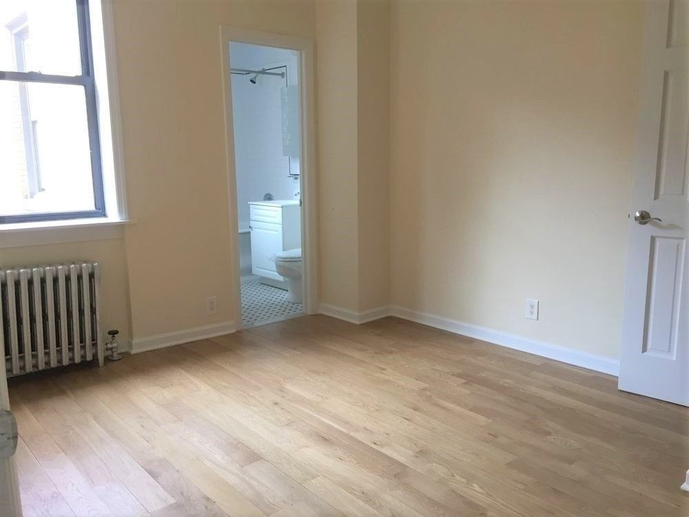 Building Photo - NO Fee studio