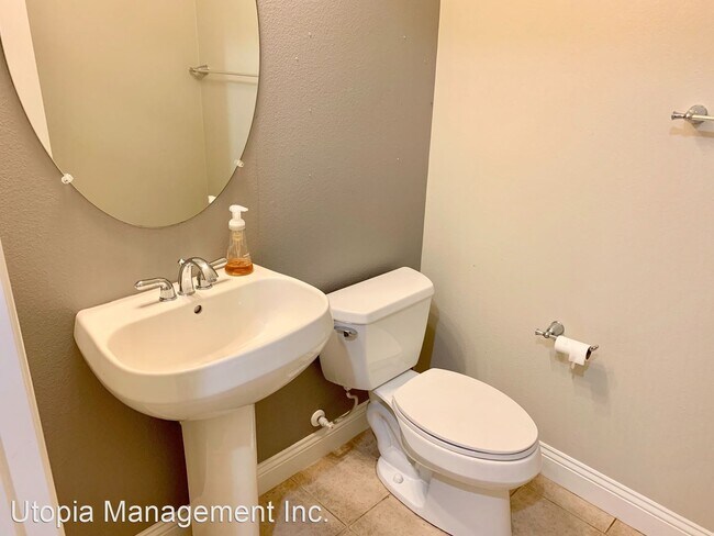 Building Photo - 4 br, 2.5 bath House - 16625 Honeybee Dr.