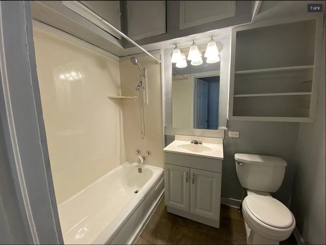 Bath - 1116 N Bell Ave