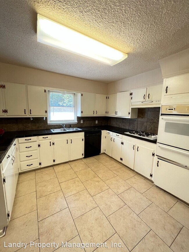 Foto del edificio - 3 br, 2 bath House - 1109 Center