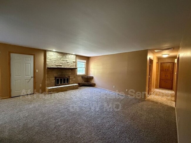 Building Photo - 1152 S Paula Ave