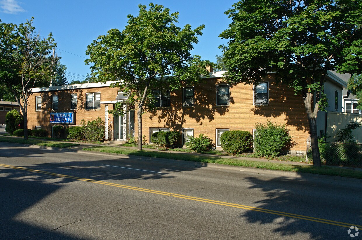 Foto del edificio - 905 White Bear Ave N