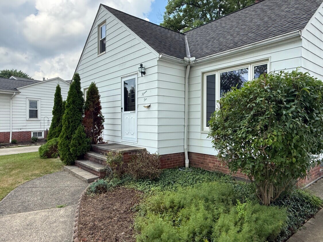 Foto principal - 1510 Crestwood Rd