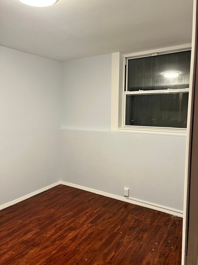 Bedroom - 1563 E 56th St