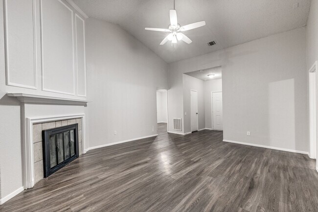 Foto del edificio - Beautifully Updated 3-Bedroom Home with Mo...