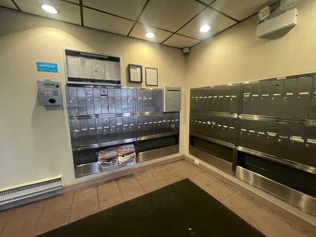 Foto del edificio - 2333 N Neva Ave