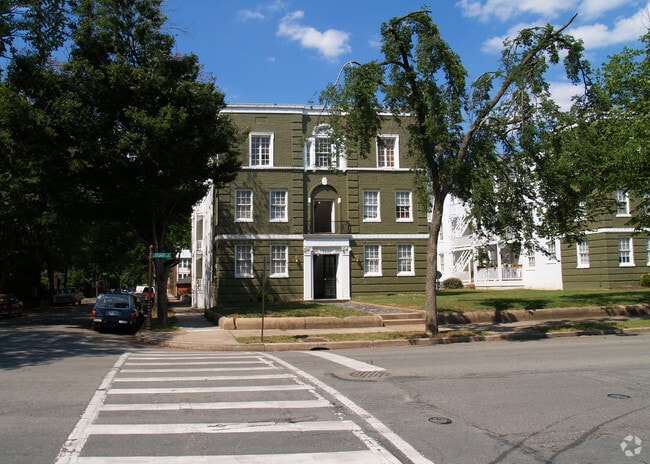 Building Photo - 3228 Stuart Ave