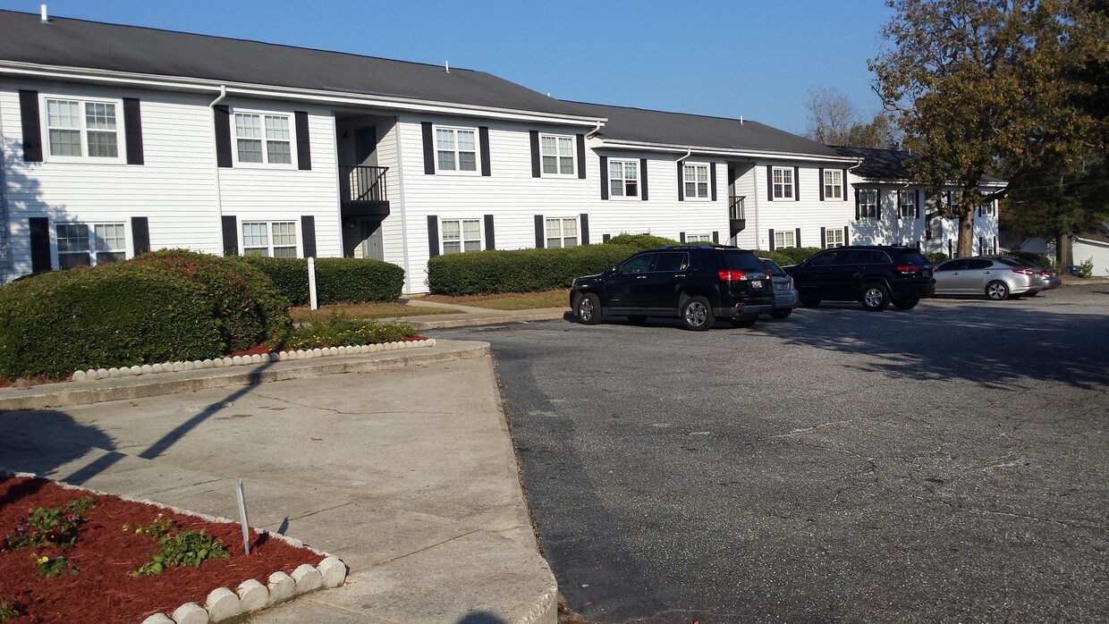 Cambridge Court in Manning, SC - 211 Dickson St
