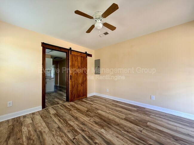 Foto del edificio - 679 Harrell St