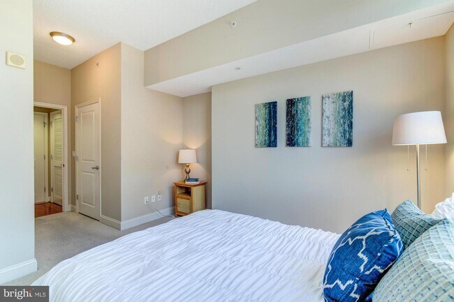 Foto del edificio - 1020 N Highland St
