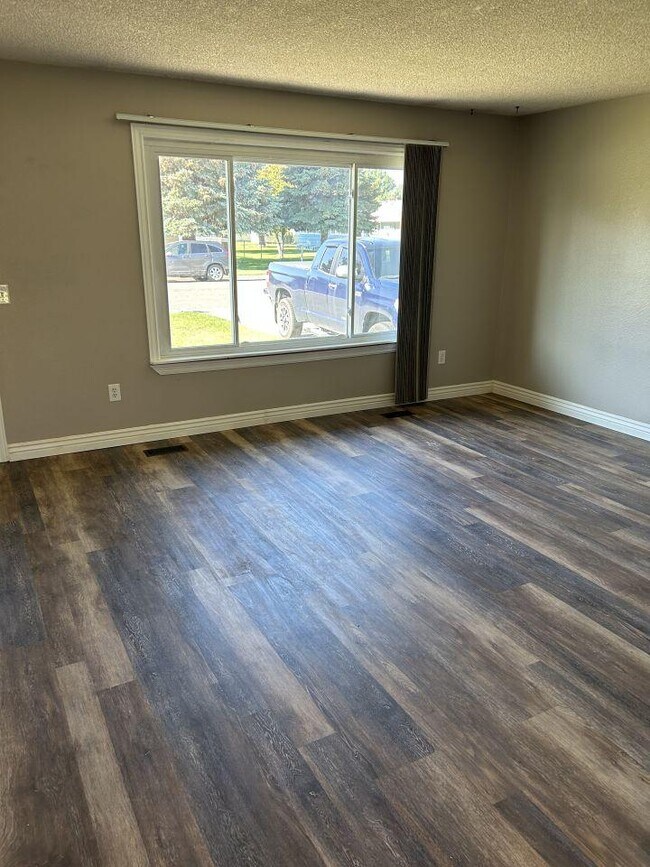 Foto del edificio - 4 bedroom in Billings MT 59102