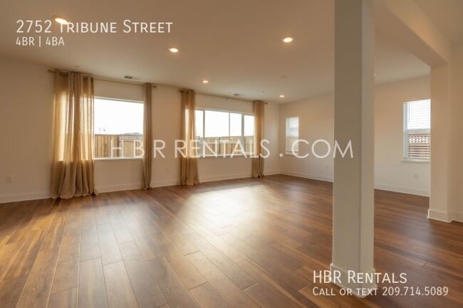 Building Photo - 2752 Tribune St