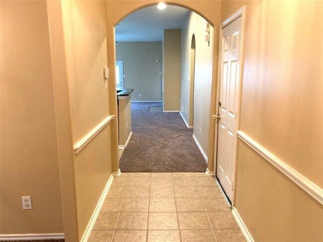 Foto del edificio - 9119 Melody Park Ln