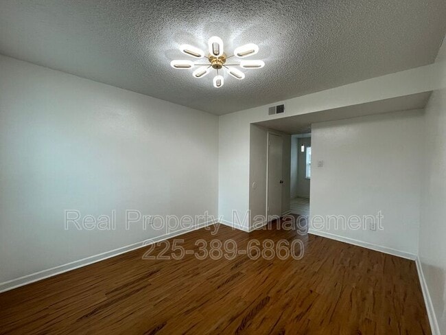 Building Photo - 1511 Cristy Dr