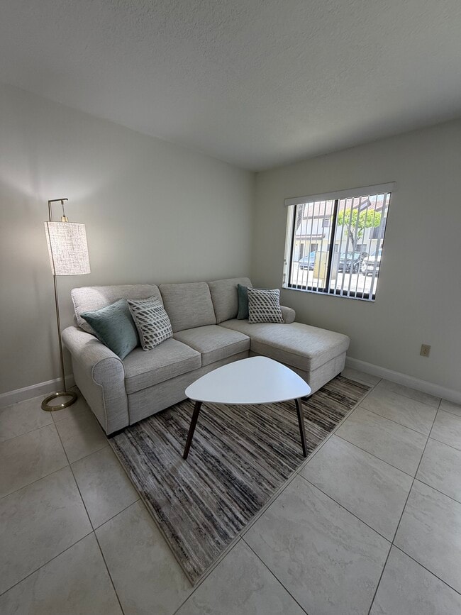 Sala de estar - Midway Point Apartments
