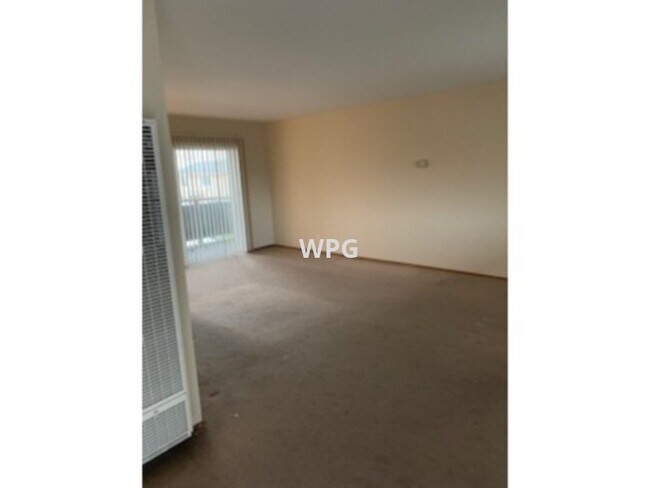 Building Photo - 1698 Ontario Dr