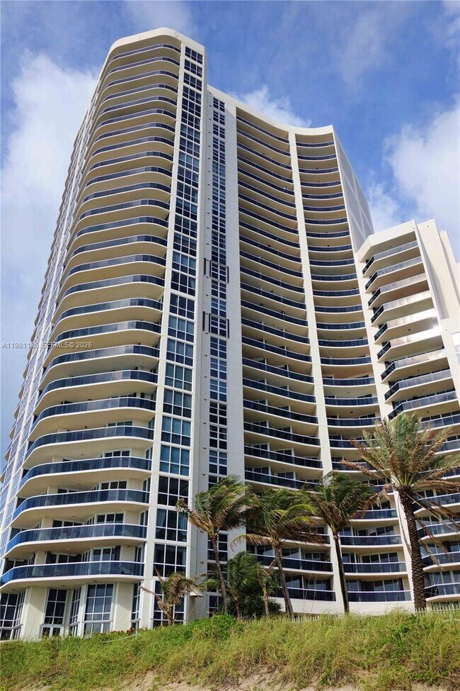 Foto del edificio - 3200 N Ocean Blvd