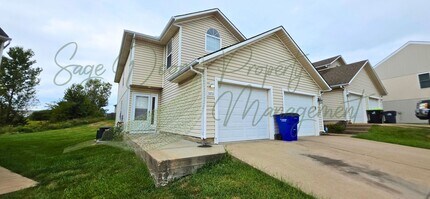 Building Photo - 1272-1278 NW Phelps Ct