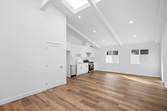 Building Photo - 13010 Hartland St