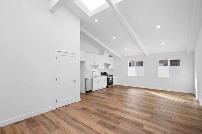 Foto del edificio - 13010 Hartland St