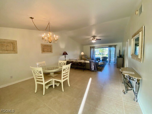 Foto del edificio - 15390 Moonraker Ct
