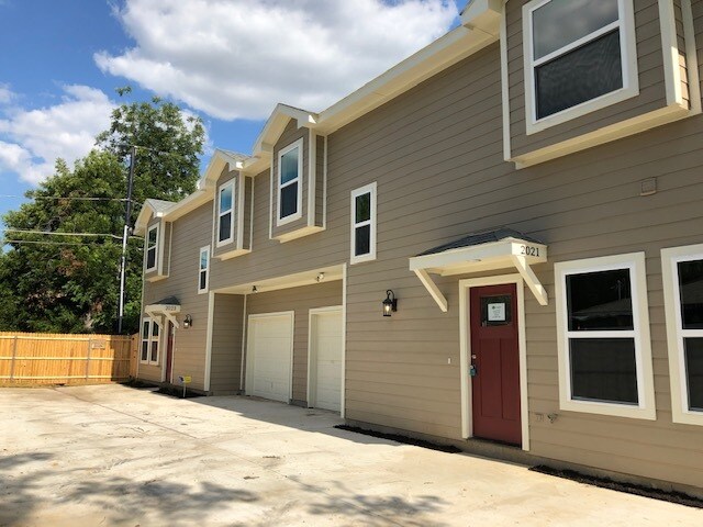 Primary Photo - 2021 S Jennings Ave