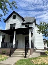 Building Photo - 1107 7th St SE