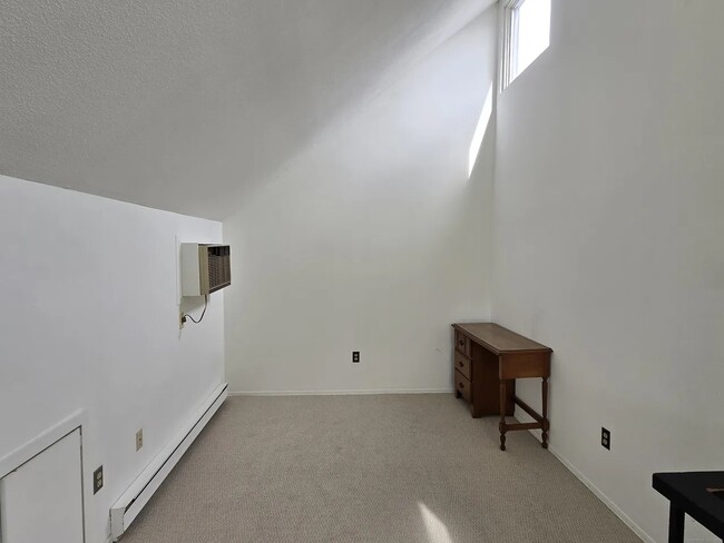 Building Photo - 101 Cinnamon Spring