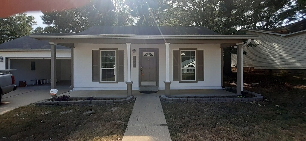 Primary Photo - 807 Brookfield