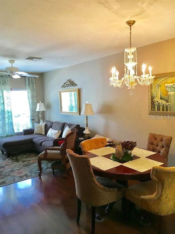 Foto del edificio - 2454 Lake Woodberry Cir