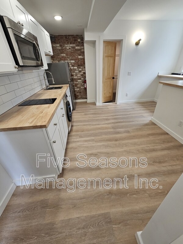Building Photo - 41 S Willard St