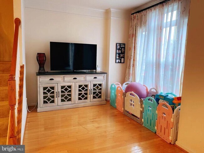 Building Photo - 43223 Becontree Terrace