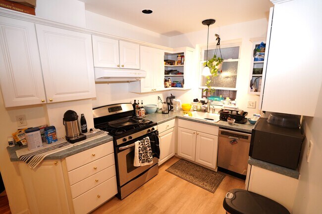 Kitchen - 33 Dwight St