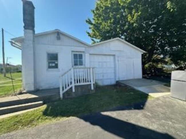 Building Photo - 103 Schoolhouse Rd
