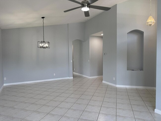 Building Photo - 9084 Silver Glen Way