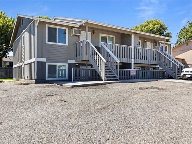 Building Photo - 1207 W 13th Ave