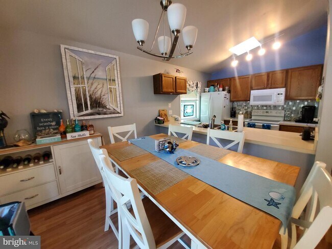 Building Photo - 5 Footbridge Trail