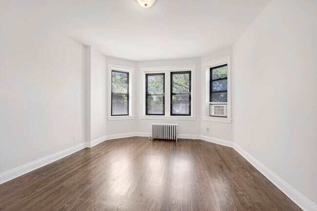 Building Photo - 4406 W Altgeld St