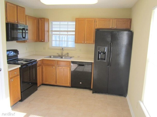 Building Photo - 7787 Pikes Peak Dr