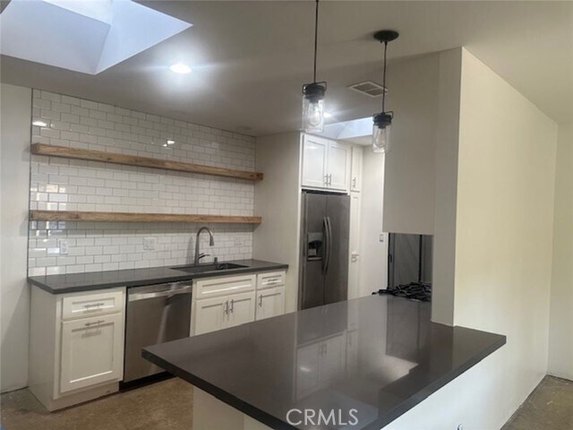 Foto del edificio - 8772 Sumner Pl